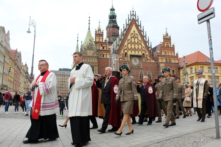 Procesja z relikwiami św. Stanisława i św. Doroty przez Wrocław