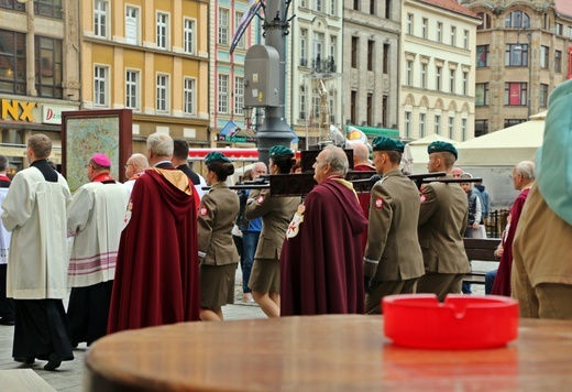 Procesja z relikwiami św. Stanisława i św. Doroty przez Wrocław