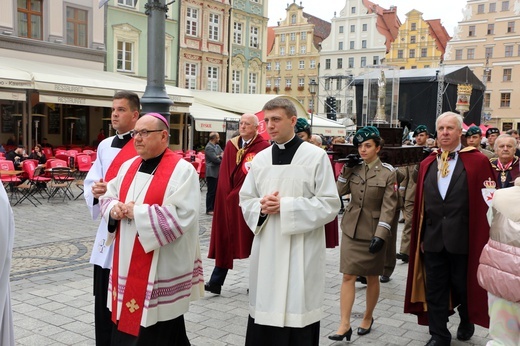 Procesja z relikwiami św. Stanisława i św. Doroty przez Wrocław