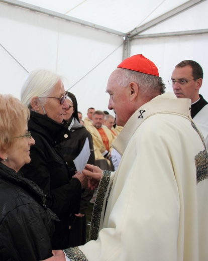 Niewidomi u grobu bł. matki Czackiej