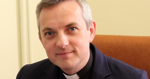 Nowy cykl rozważań prowadzi ks. Piotr Karpiński.