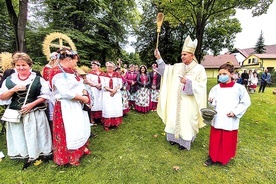 	Poświęcenie koron żniwnych.