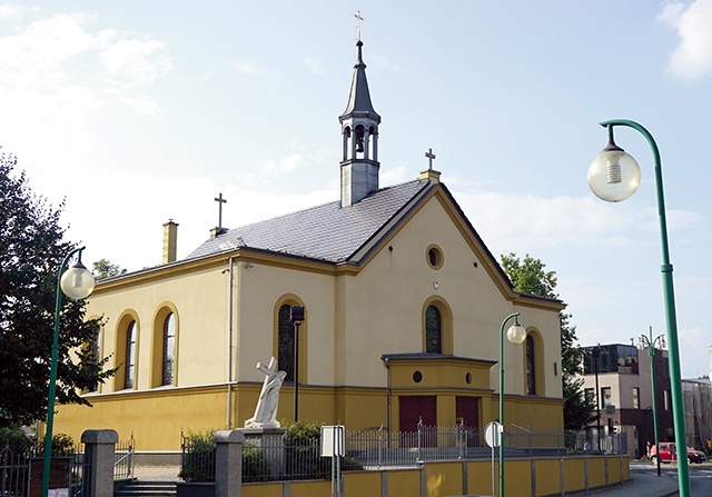 Kościół Podwyższenia Krzyża Świętego  przy ul. P. Stalmacha 3.