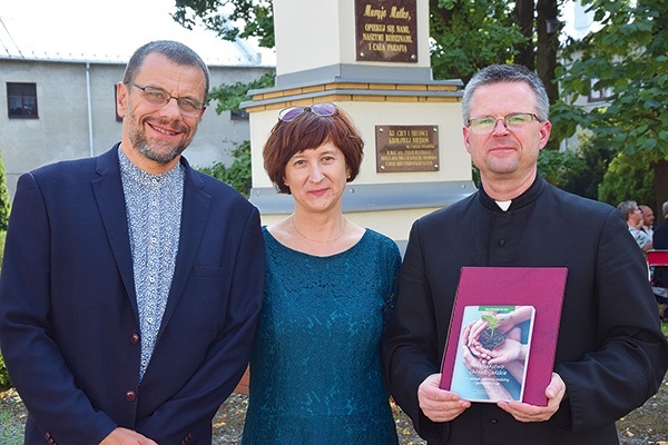 ▲	Parą odpowiedzialną sektora kujawskiego są Barbara i Krzysztof Stasiakowie, zaś doradcą duchowym – ks. Robert Awerjanow.