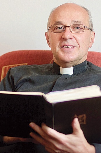 ◄	– Wiara ma ożywiać naszą religijność, a religijność ma wyrażać naszą wiarę – podkreśla ks. Zdzisław Żywica.