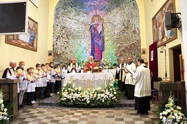 ▲	Eucharystii w niedzielę 19 września przewodniczył bp Piotr Libera.