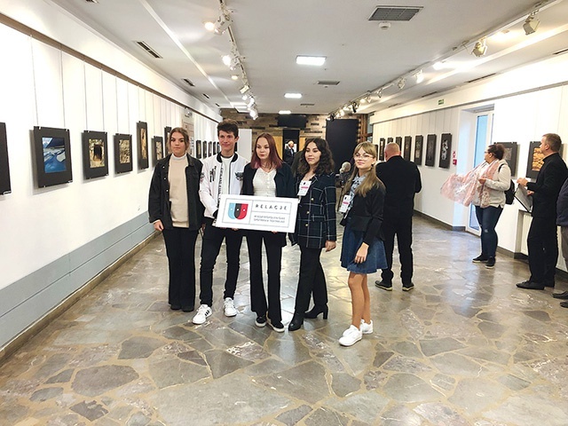 Zaprezentowało się 11 zespołów teatralnych.