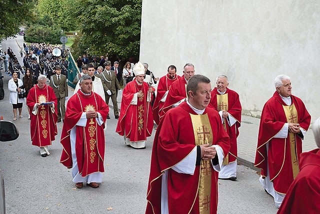 Nie zabrakło leśników, żołnierzy, policjantów.