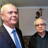 Dr Tadeusz Wadas i ks. Dariusz Mikowski.