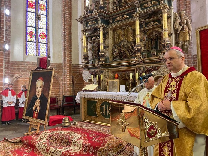 Bp Lityński poświęcił sztandar leśników z Ośna Lubuskiego