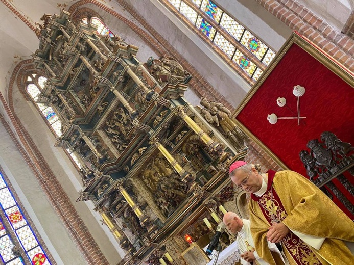 Bp Lityński poświęcił sztandar leśników z Ośna Lubuskiego