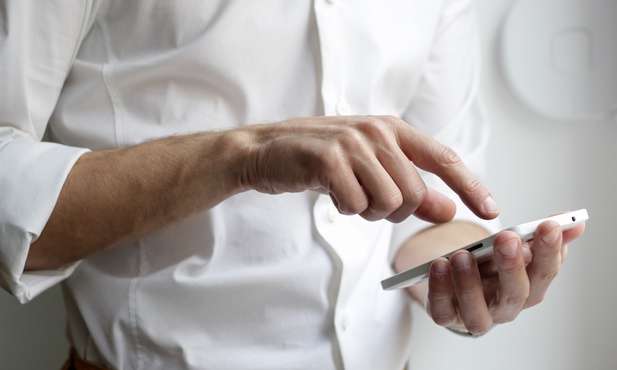 MZ i Główny Inspektor Sanitarny ostrzegają przed fałszywymi SMS-ami