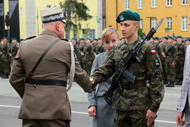 Przysięga podchorążych Akademii Wojsk Lądowych 2021