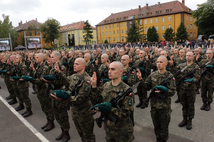 Przysięga podchorążych Akademii Wojsk Lądowych 2021