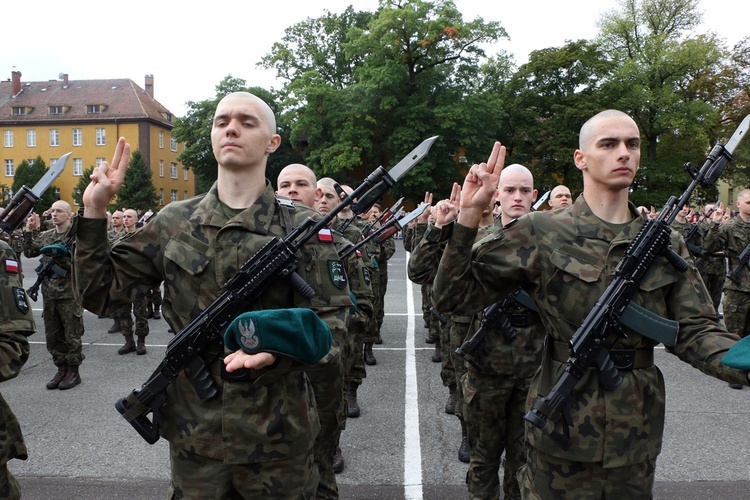 Przysięga podchorążych Akademii Wojsk Lądowych 2021