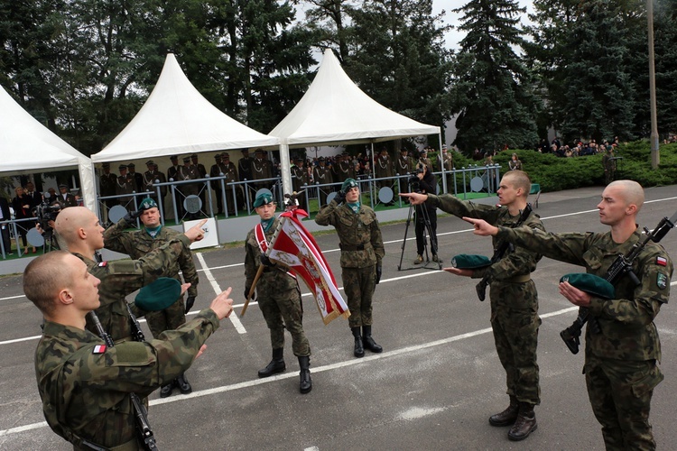 Przysięga podchorążych Akademii Wojsk Lądowych 2021