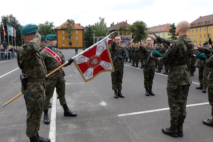 Przysięga podchorążych Akademii Wojsk Lądowych 2021