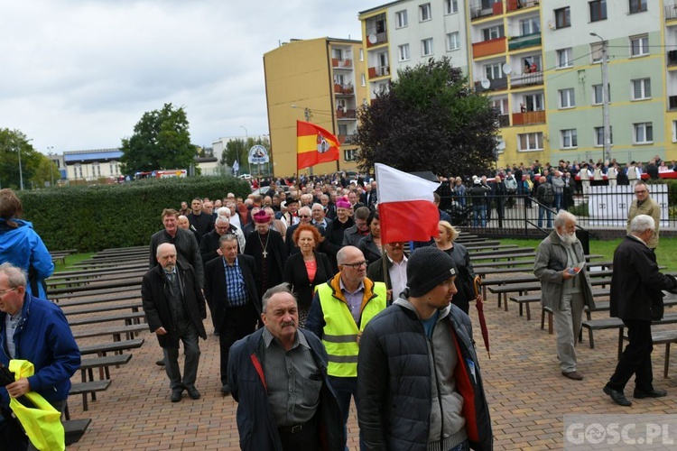 Mężczyźni dali świadectwo na ulicach Międzyrzecza