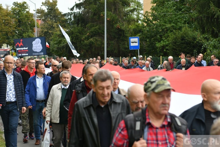 Mężczyźni dali świadectwo na ulicach Międzyrzecza