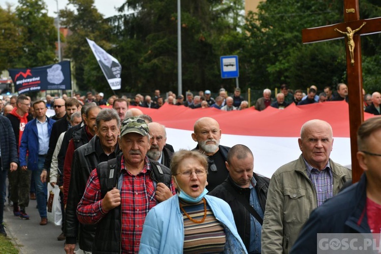 Mężczyźni dali świadectwo na ulicach Międzyrzecza