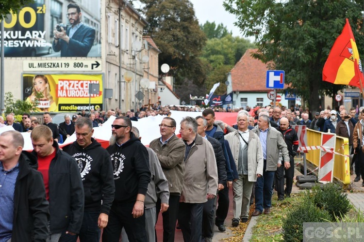 Mężczyźni dali świadectwo na ulicach Międzyrzecza