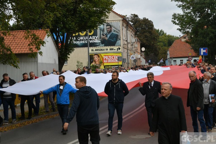 Mężczyźni dali świadectwo na ulicach Międzyrzecza