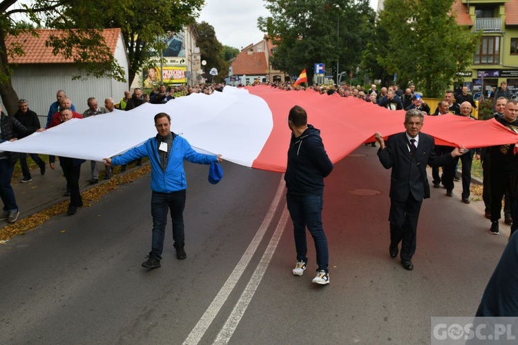 Mężczyźni dali świadectwo na ulicach Międzyrzecza