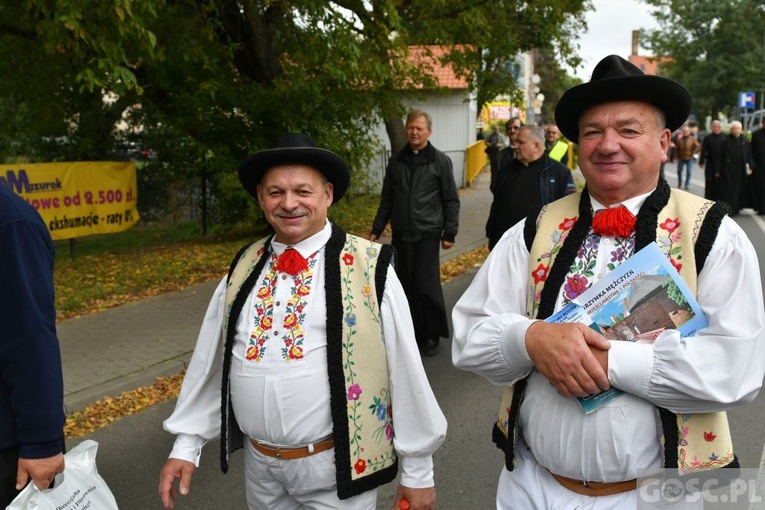 Mężczyźni dali świadectwo na ulicach Międzyrzecza
