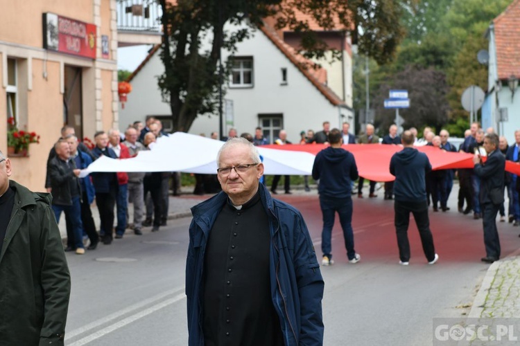 Mężczyźni dali świadectwo na ulicach Międzyrzecza