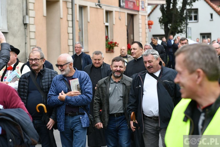 Mężczyźni dali świadectwo na ulicach Międzyrzecza