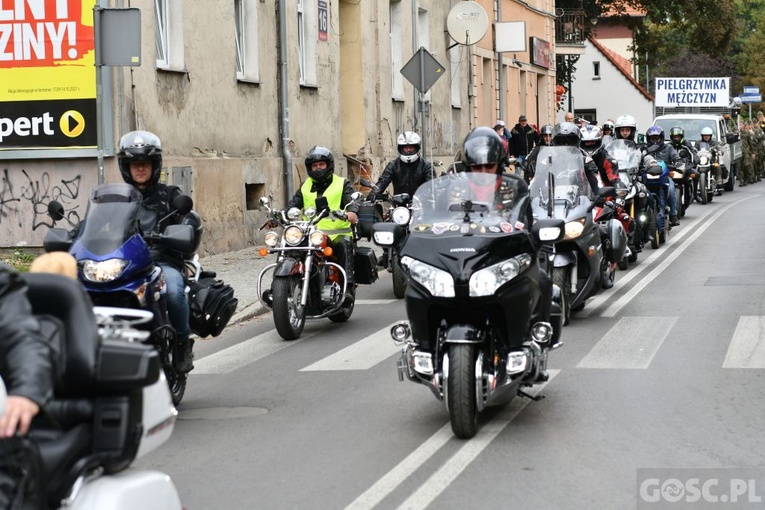 Mężczyźni dali świadectwo na ulicach Międzyrzecza