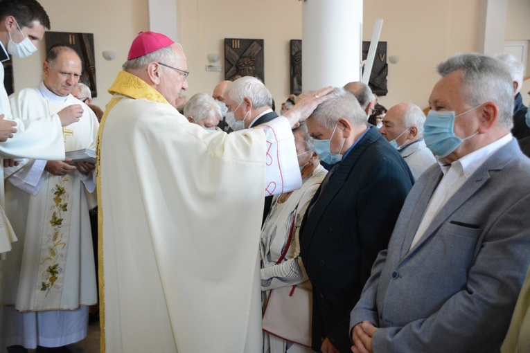 Dziękczynienie złotych jubilatów małżeńskich