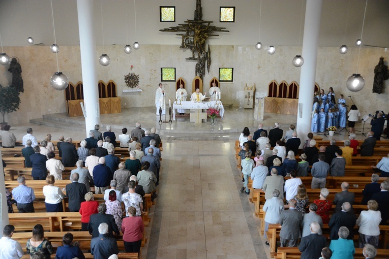 Dziękczynienie złotych jubilatów małżeńskich