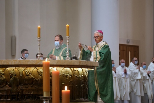 Nowi nadzwyczajni szafarze Komunii Świętej, cz. 1