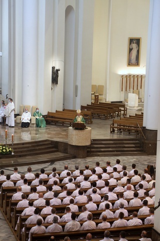 Nowi nadzwyczajni szafarze Komunii Świętej, cz. 1