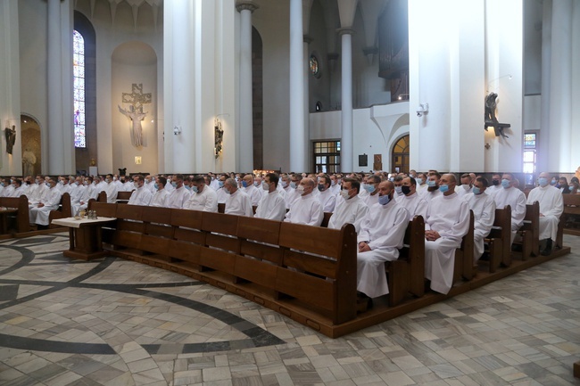 Nowi nadzwyczajni szafarze Komunii Świętej, cz. 1