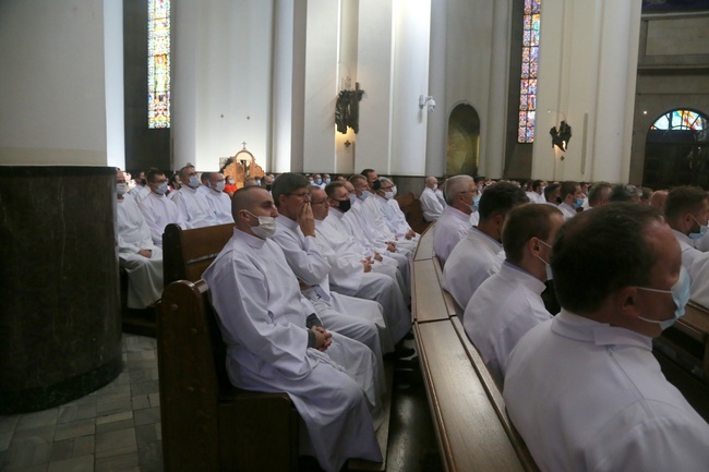 Nowi nadzwyczajni szafarze Komunii Świętej, cz. 1