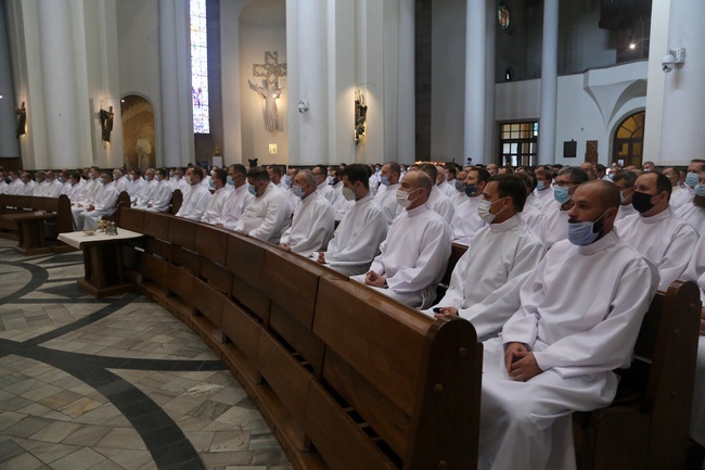 Nowi nadzwyczajni szafarze Komunii Świętej, cz. 1