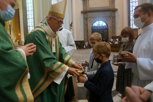 Nowi nadzwyczajni szafarze Komunii Świętej, cz. 1