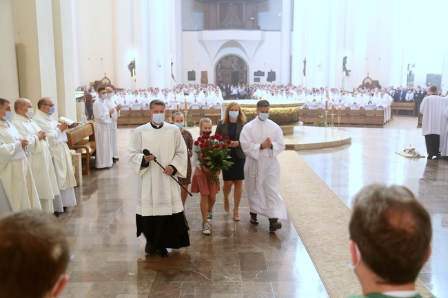 Nowi nadzwyczajni szafarze Komunii Świętej, cz. 1