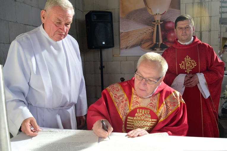 Kościół św. Jana Bosko w Gutkowie - poświęcenie kamienia węgielnego