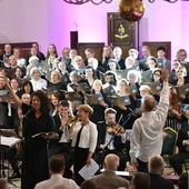 Koncert wielbienia w Winnym Grodzie