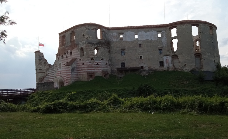 25.09.2021| Roztocze, Kazimierz Dolny i ... zamek przegrany w karty