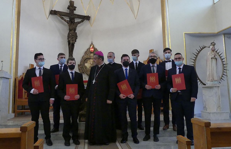 Nowi klerycy krakowskiego seminarium odebrali suscepty - 2021