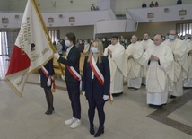 Rocznicowe obchody rozpoczęły się Mszą św. sprawowaną w kościele pw. MB Królowej Świata.