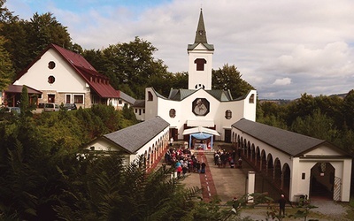 ▲	Sanktuarium w Zlatych Horach od ćwierć wieku przyciąga pielgrzymów.