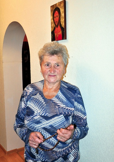 ▲	81-letnia Weronika Fojcik, odkąd pamięta, odmawiała Różaniec  po morawsku. 