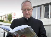– Cieszę się, że powstała ta wyjątkowa publikacja – podkreśla ks. Zbigniew Kobus, proboszcz katedralny.