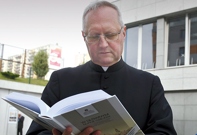 – Cieszę się, że powstała ta wyjątkowa publikacja – podkreśla ks. Zbigniew Kobus, proboszcz katedralny.