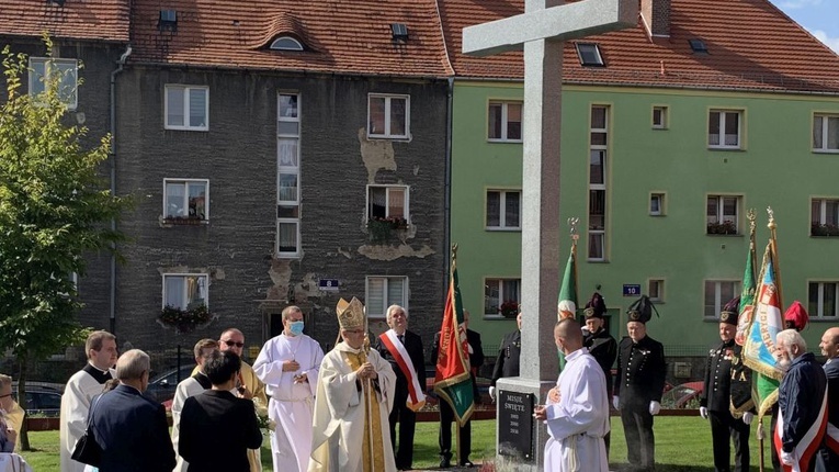 Poświęcenie krzyża misyjnego w Wałbrzychu